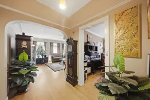 6211 N Mozart St, Chicago, IL 60659 - Photo 7