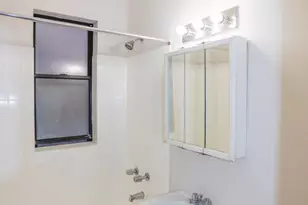 5210 S Woodlawn Ave, Chicago, IL 60615 - Photo 3