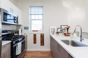 1740 W Henderson St, Chicago, IL 60657 - Photo 9
