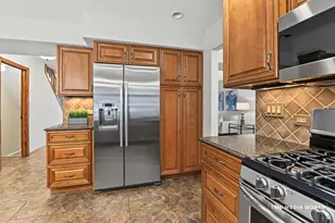 2820 Springdale Cir, Naperville, IL 60564 - Photo 7
