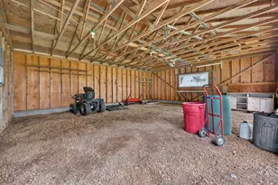 2292 N Leaf River Rd, Mount Morris, IL 61054 - Photo 37