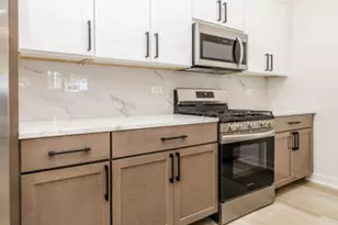 1052 N Central Park Ave, Chicago, IL 60651 - Photo 9