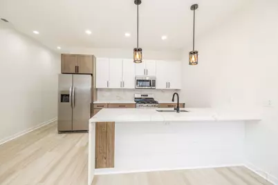 1052 N Central Park Avenue, Chicago, IL 60651 - Photo 3