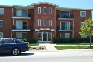 10840 S Kilpatrick Ave, Oak Lawn, IL 60453 - Photo 3