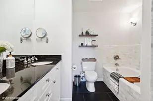 2715 N Janssen Ave, Chicago, IL 60614 - Photo 15