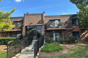 703 Waterford Rd, Schaumburg, IL 60193 - Photo 1