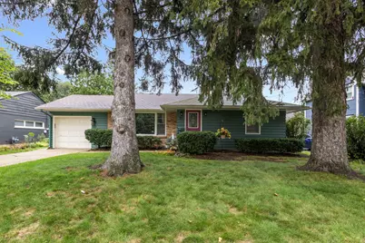 27 Francis Avenue, Crystal Lake, IL 60014 - Photo 1