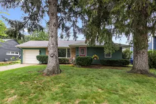 27 Francis Ave, Crystal Lake, IL 60014 - Photo 1
