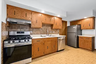 8316 Ashley Ln, Tinley Park, IL 60477 - Photo 9