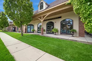 742 Sheridan Rd, Highwood, IL 60040 - Photo 1