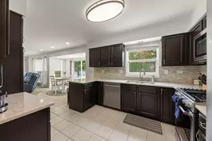 71 Cold Spring Ct, Aurora, IL 60506 - Photo 11