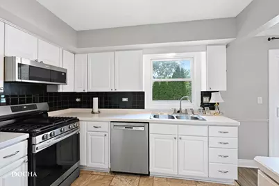2257 Woodland Circle, Naperville, IL 60565 - Photo 7