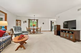 113 Manor Cir, Bloomington, IL 61704 - Photo 19