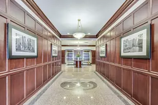 33 W Huron St, Chicago, IL 60654 - Photo 3