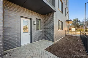 27 W Park Blvd, Villa Park, IL 60181 - Photo 9