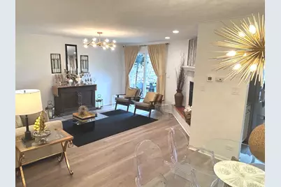 7236 Cottonwood Court #A, Willowbrook, IL 60527 - Photo 5