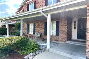 7236 Cottonwood Ct, Willowbrook, IL 60527 - Photo 3