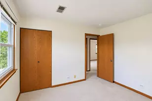 106 Stirling Ln, Schaumburg, IL 60194 - Photo 9