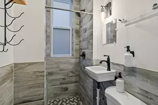 614 N Troy St, Chicago, IL 60612 - Photo 17