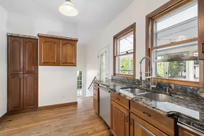 333 E Chicago Avenue, Hinsdale, IL 60521 - Photo 7