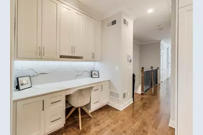 2725 N Wayne Avenue #1, Chicago, IL 60614 - Photo 11