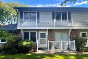 203 Emerson Ct, Bloomingdale, IL 60108 - Photo 1