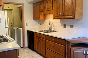 203 Emerson Ct, Bloomingdale, IL 60108 - Photo 9