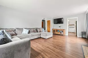 1270 Van St, Elgin, IL 60123 - Photo 5