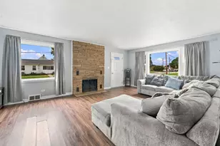 1270 Van St, Elgin, IL 60123 - Photo 3