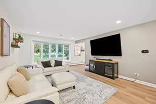 9S125 Florence Ave, Downers Grove, IL 60516 - Photo 9