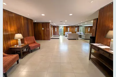 111 Acacia Drive #203, Indian Head Park, IL 60525 - Photo 3