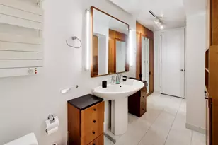 200 E Delaware Pl, Chicago, IL 60611 - Photo 15