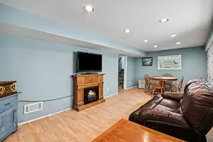 411 Cornelia St, Joliet, IL 60435 - Photo 23