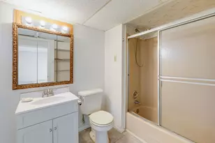 5810 Easton Ct, Hanover Park, IL 60133 - Photo 25