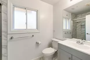 5810 Easton Ct, Hanover Park, IL 60133 - Photo 19