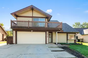 5810 Easton Ct, Hanover Park, IL 60133 - Photo 3