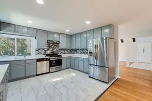 5810 Easton Ct, Hanover Park, IL 60133 - Photo 9