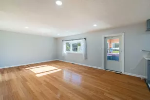 5810 Easton Ct, Hanover Park, IL 60133 - Photo 7