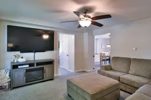 412 Prospect Ave, Kirkland, IL 60146 - Photo 9