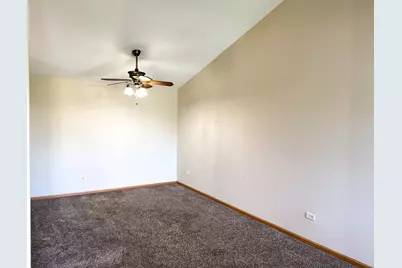 227 Silverstone Drive #227, Carpentersville, IL 60110 - Photo 7