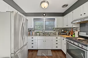 11003 S Tripp Ave, Oak Lawn, IL 60453 - Photo 9