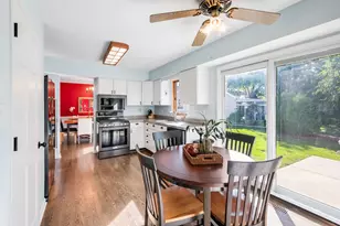 1717 Victoria Rd, Mundelein, IL 60060 - Photo 5