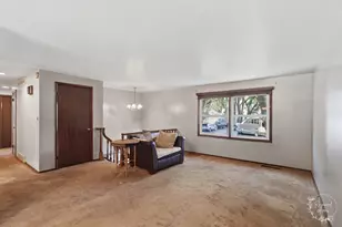 477 N Van Buren Ave, Bradley, IL 60915 - Photo 7