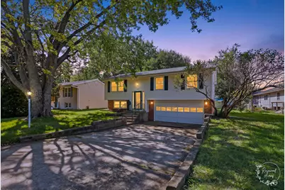 477 N Van Buren Avenue, Bradley, IL 60915 - Photo 1