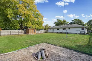 810 Longview Rd, Monticello, IL 61856 - Photo 35