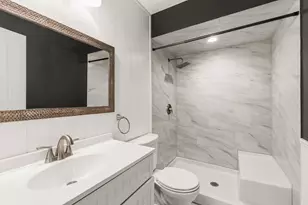 101 Lake Hinsdale Dr, Willowbrook, IL 60527 - Photo 11