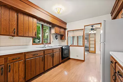 320 N Alfred Avenue, Elgin, IL 60123 - Photo 13