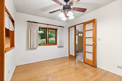 320 N Alfred Avenue, Elgin, IL 60123 - Photo 9