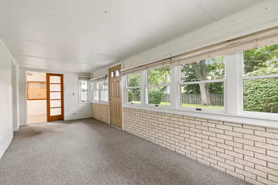 320 N Alfred Avenue, Elgin, IL 60123 - Photo 11
