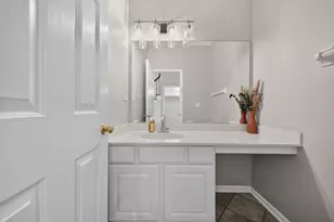 17 Chapel Hill Ct, Westmont, IL 60559 - Photo 15
